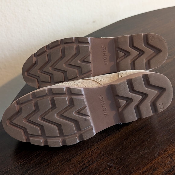 Vionic Women's Tan Suede Oxford Shoes - Picture 3 of 5